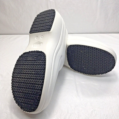 Crocs Clogs Women's Size 8w White Nursing Work Non-Slip Shoes