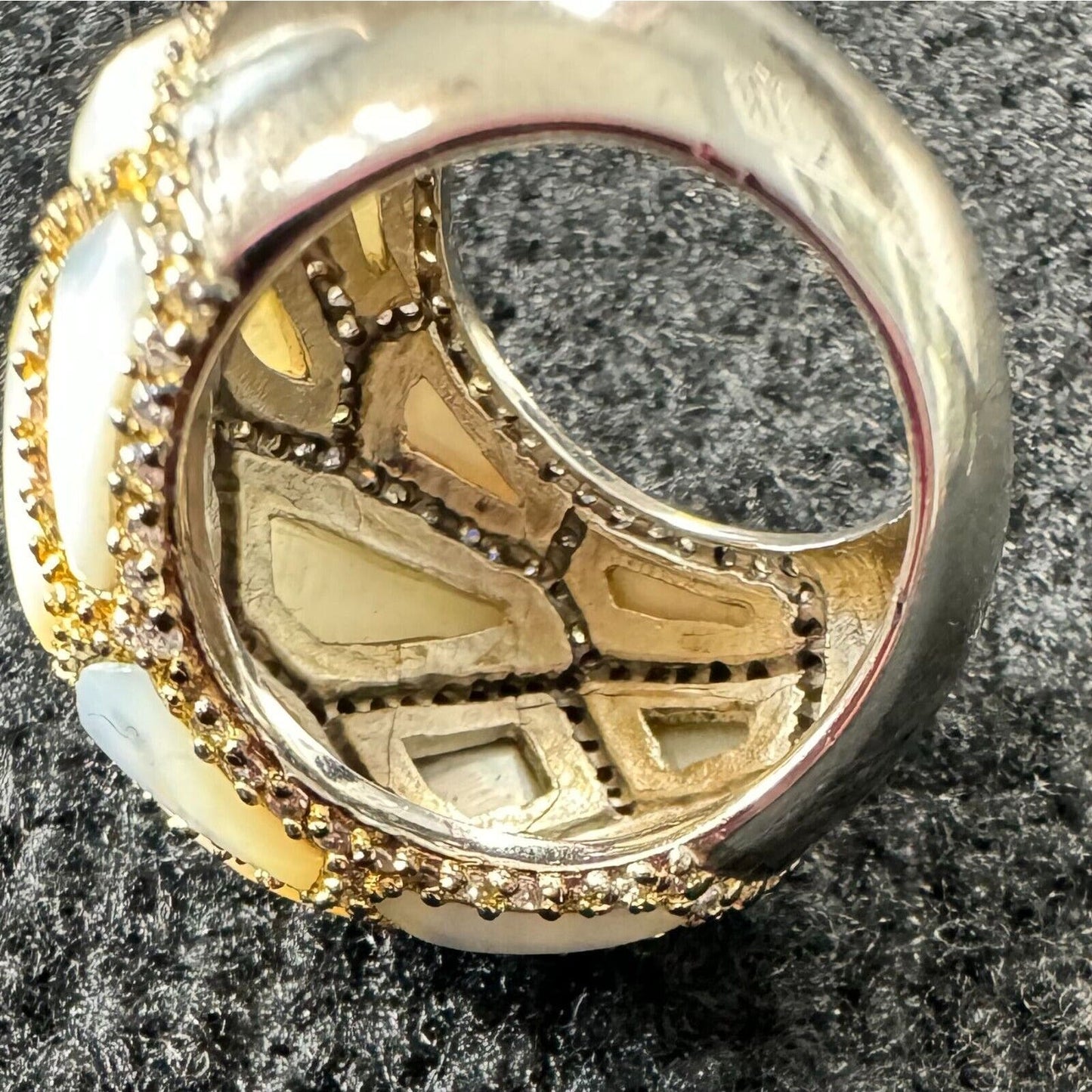 Womens Gold White Colored Cross-Hatched Rhinestones Fashion Cocktail Ring Size 9