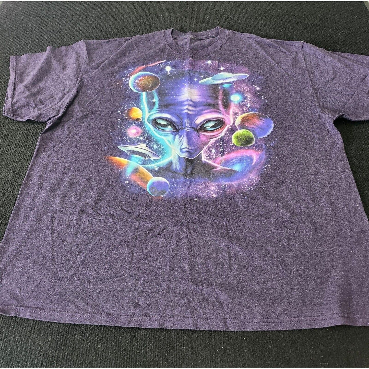Alien Galaxy Space UFO Shirt Sz M Purple Graphic Tee